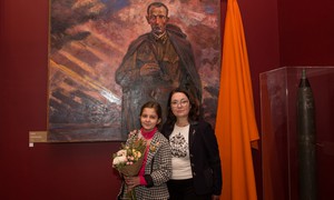 Внучка легендарного капитана Флерова впервые увидела портрет деда