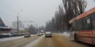 В Липецке столкнулись два легковых автомобиля