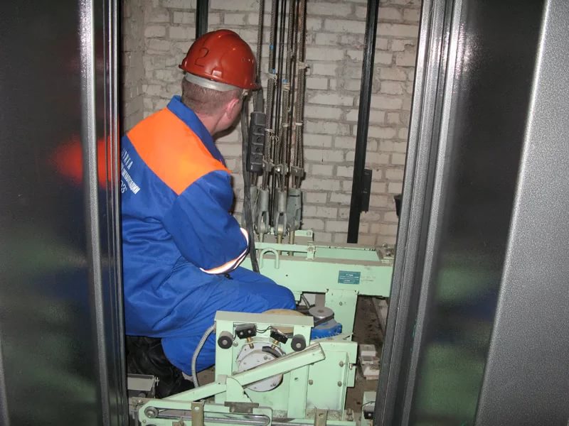 В Липецке за два года обновят 300 лифтов