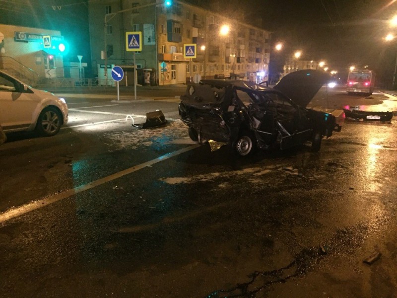 В  Липецке столкнулись три автомобиля