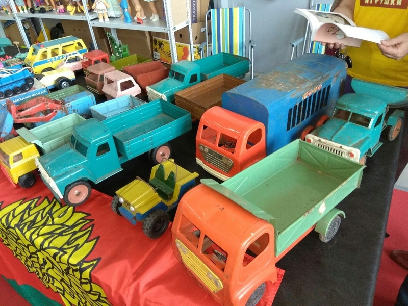 Липчан приглашает выставка советских игрушек