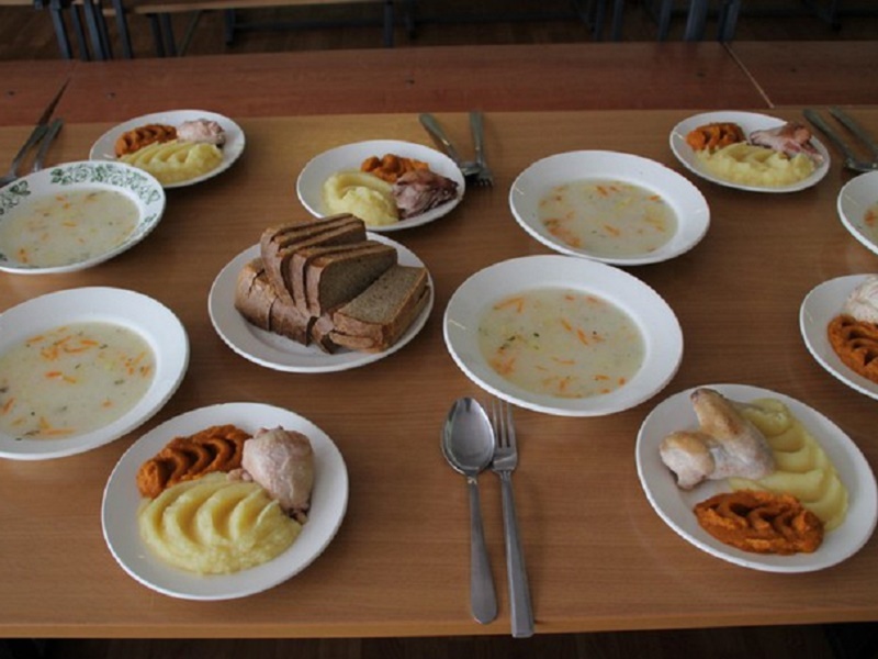 В Липецке запустили горячую линию по школьному питанию