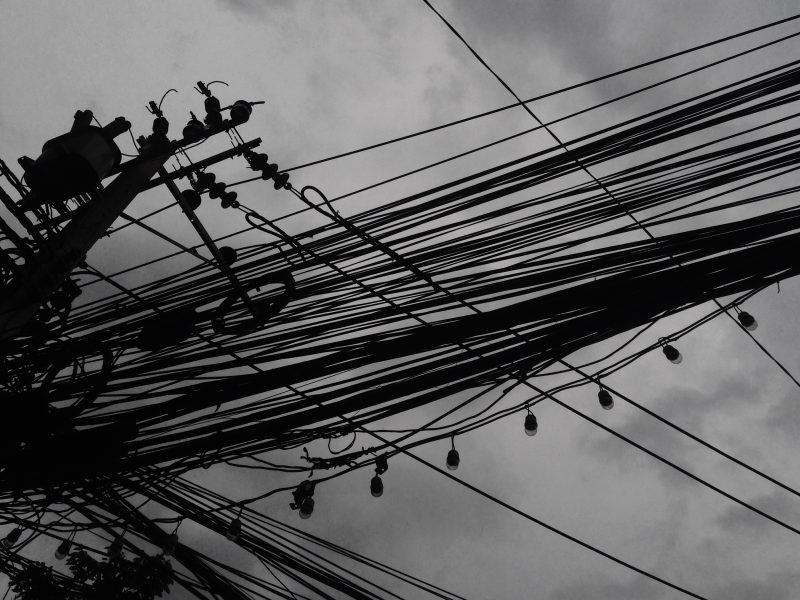 Электрические сети спрячут от людей