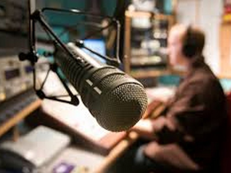Преимущества прослушивания радио онлайн без рекламы
