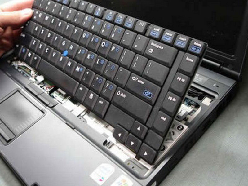 Что это за услуга замены клавиатуры на ноутбуке?