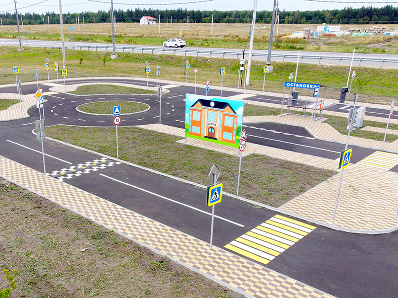 В Задонске открыли детский автомобильный городок