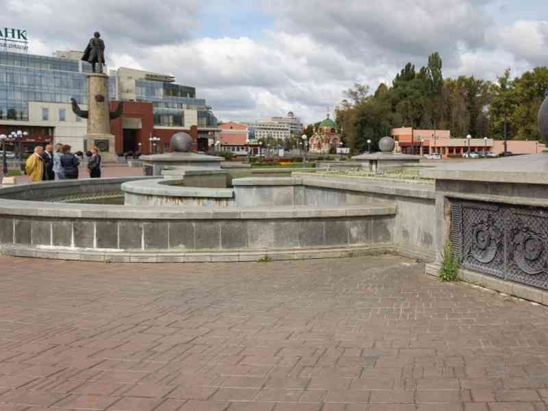 Эксперты готовят заключение по состоянию  памятника Петру Первому