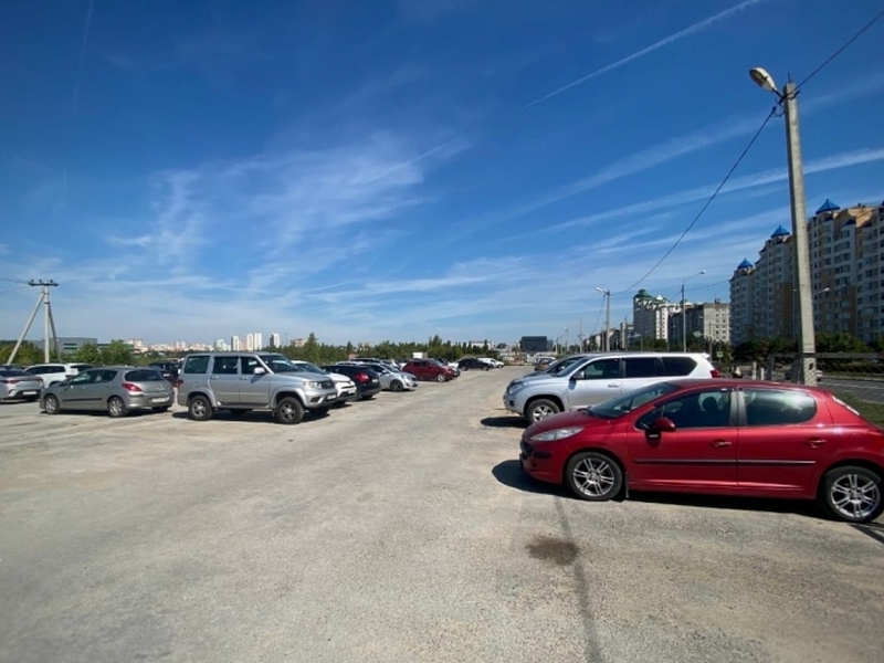 В Липецке нашли 13 незаконных парковок