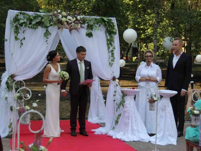 В День города в Липецке сыграют 122 свадьбы