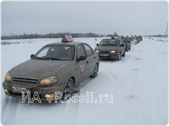 Техника управления автомобилем в городе очень сильно отличается от трассового вождения