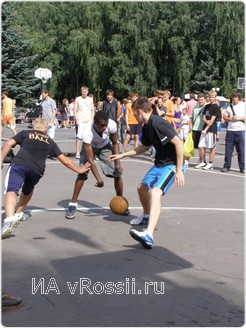Международная команда студентов из Нигерии не смогла обыграть курских баскетболистов.