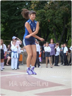 Упражнения белгородских волейболисток на скакалках