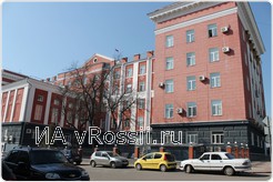 Окна кабинета губернатора Курской области Александра Михайлова выходят на задний двор Дома Советов.