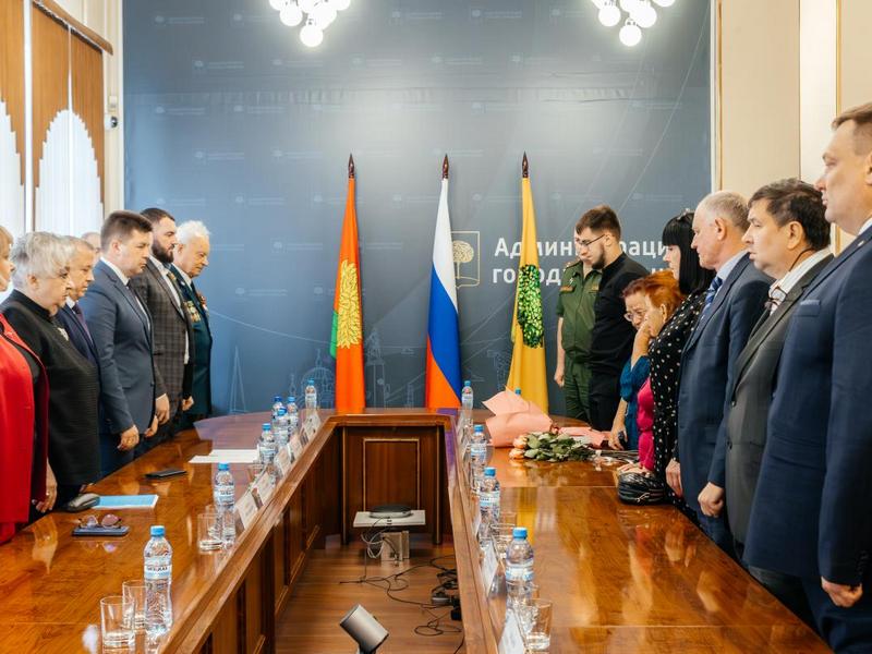 Липчанке вручили награды сына-героя