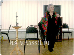 Светлана Дмитриевна зажгла свечу и, помолчав несколько секунд, начала...
