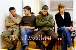 Помимо видео перед присутствующими выступили еще и бывшие наркоманы, со стажем употребления 