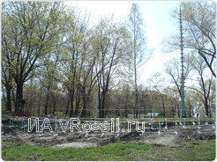 Скоро здесь будут установлены новенькие лавочки, вместо старых и  потертых.