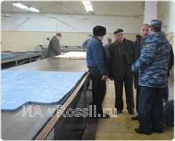 Заключенные хорошо знают, что принудить силой к работе администрации колонии их не может. Поэтому многие из них в течение всего срока отбывания наказания ничем не утруждают себя. 