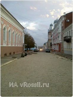 <em>Осталось покрыть дорогу досками </em> 