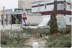 Снег пока что слегка припорошил землю