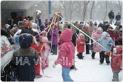<em>Народные гуляния в самом разгаре</em>