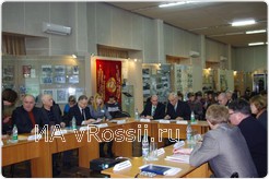 <em>Если проблема требует множества совещаний, они могут стать важнее самой проблемы?</em>