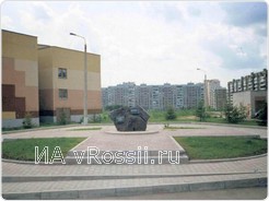 На территории курской школы № 59 уже много лет стоит 
